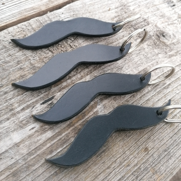 Moustache keyrings with split rings attached